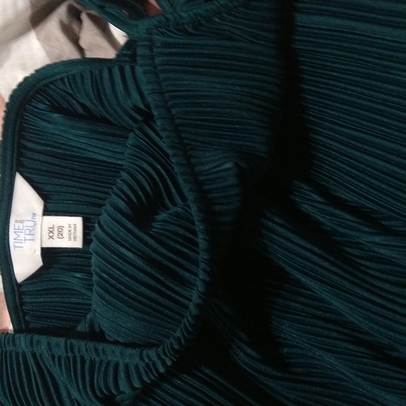 Green party dress - Picture 1 of 2